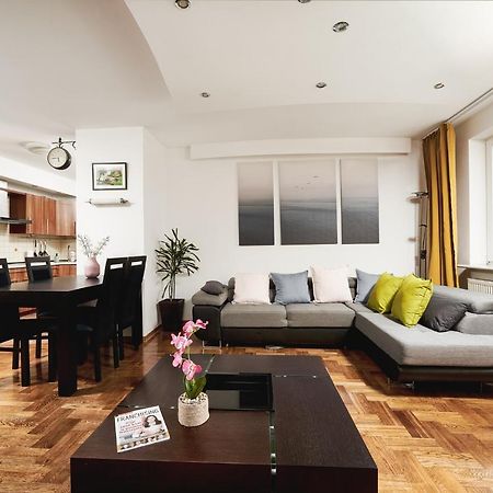 Lumina Spacious Apartment Near The Railway Station Warsaw Exterior photo
